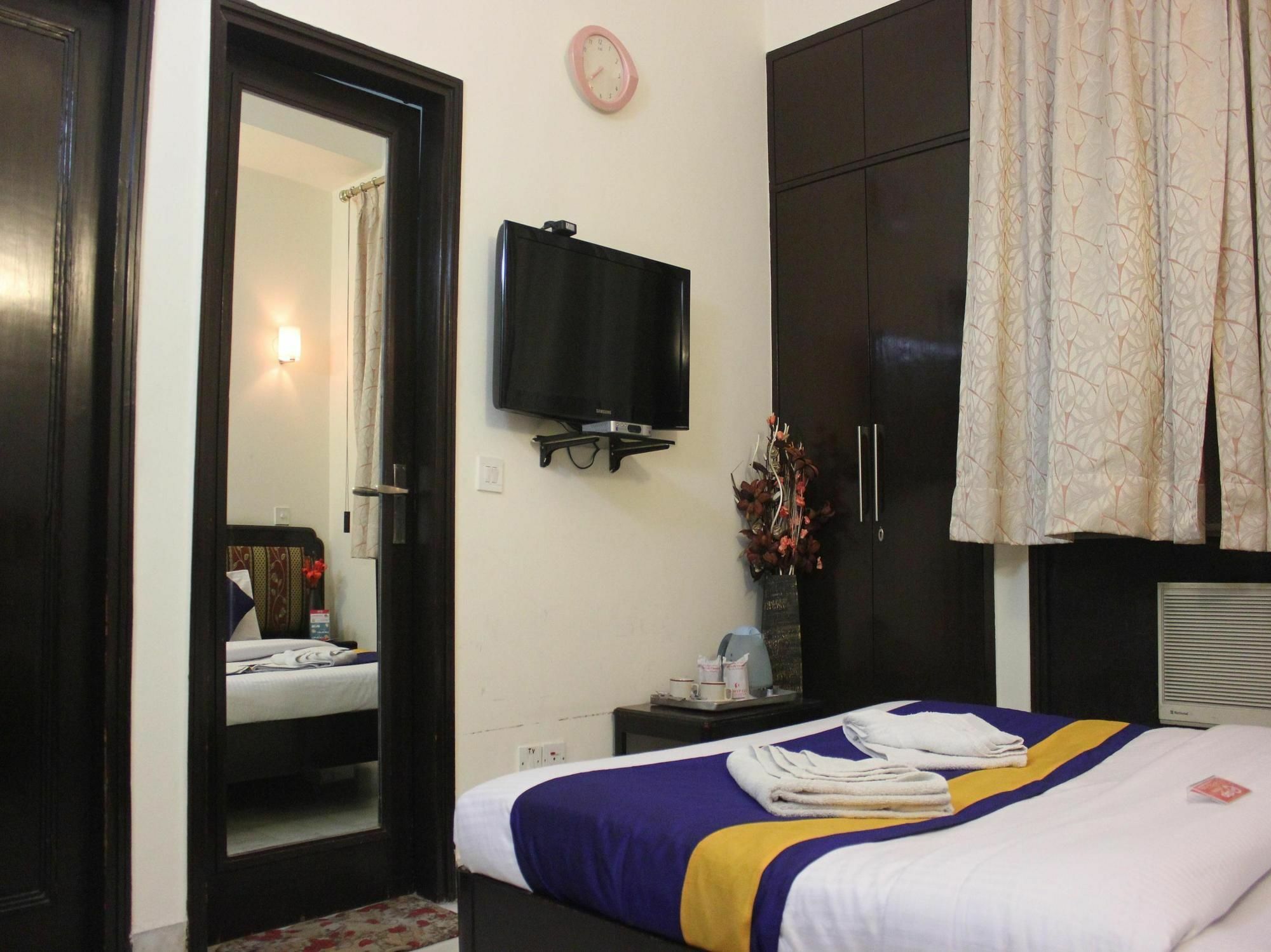 Oyo 518 Hotel Sundeep Inn New Delhi