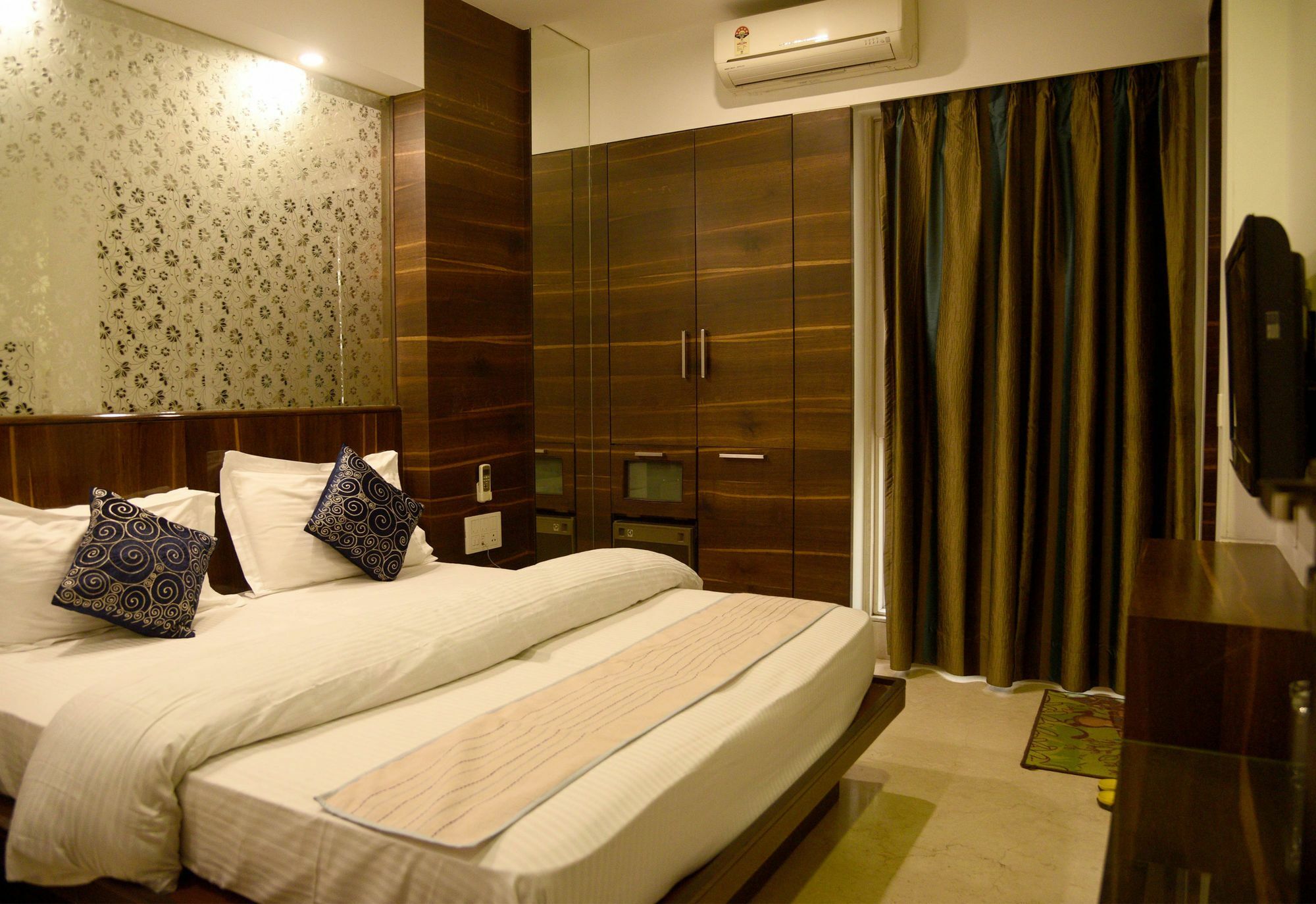 Hotel Oyo 9536 Bee For 3*