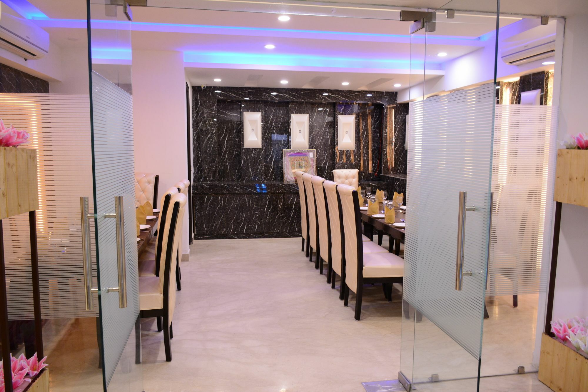 S.k Crown Park Naraina Hotel 3*