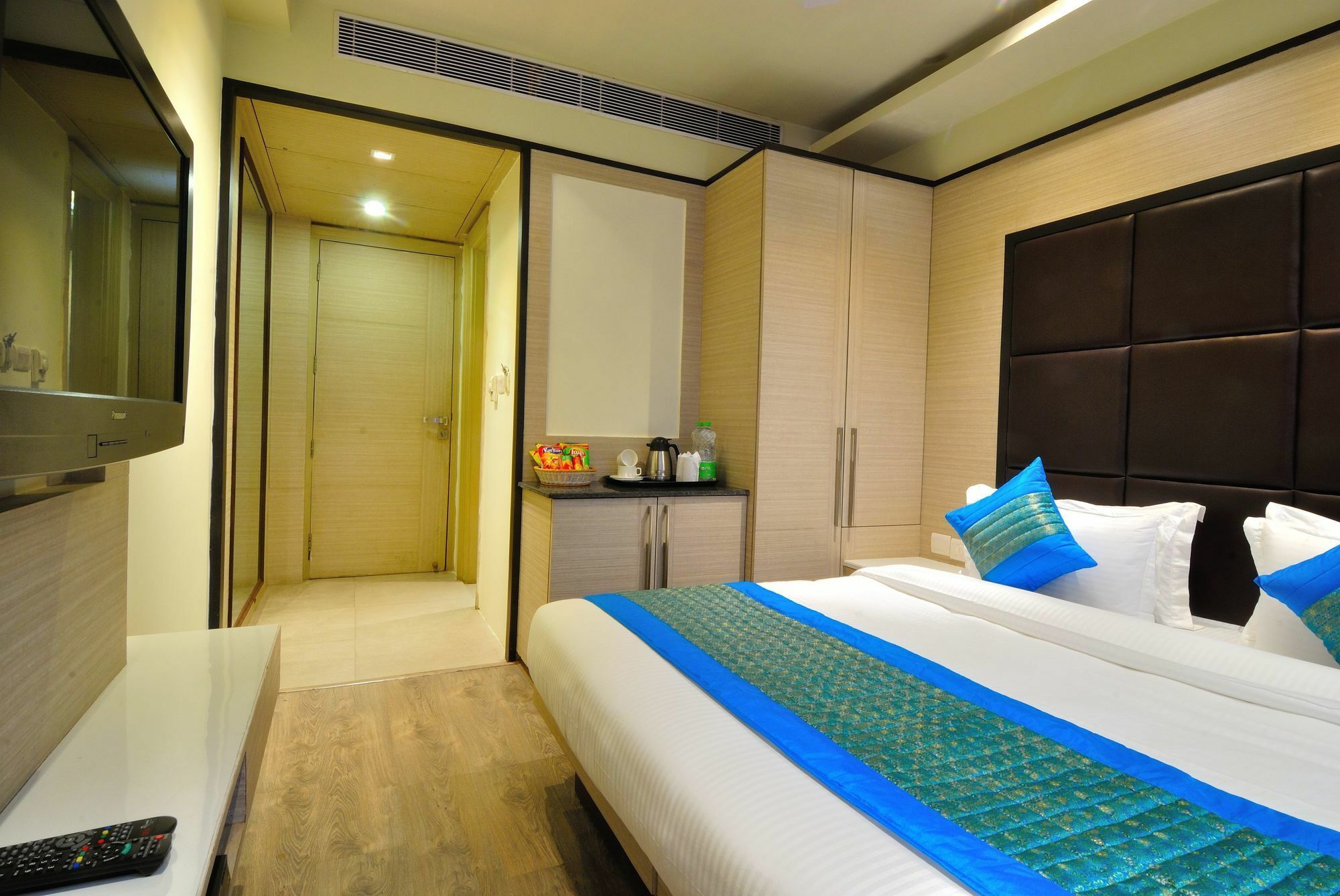 Hotel Royal Grand - Opposite Axis Bank East Patel Nagar New Delhi
