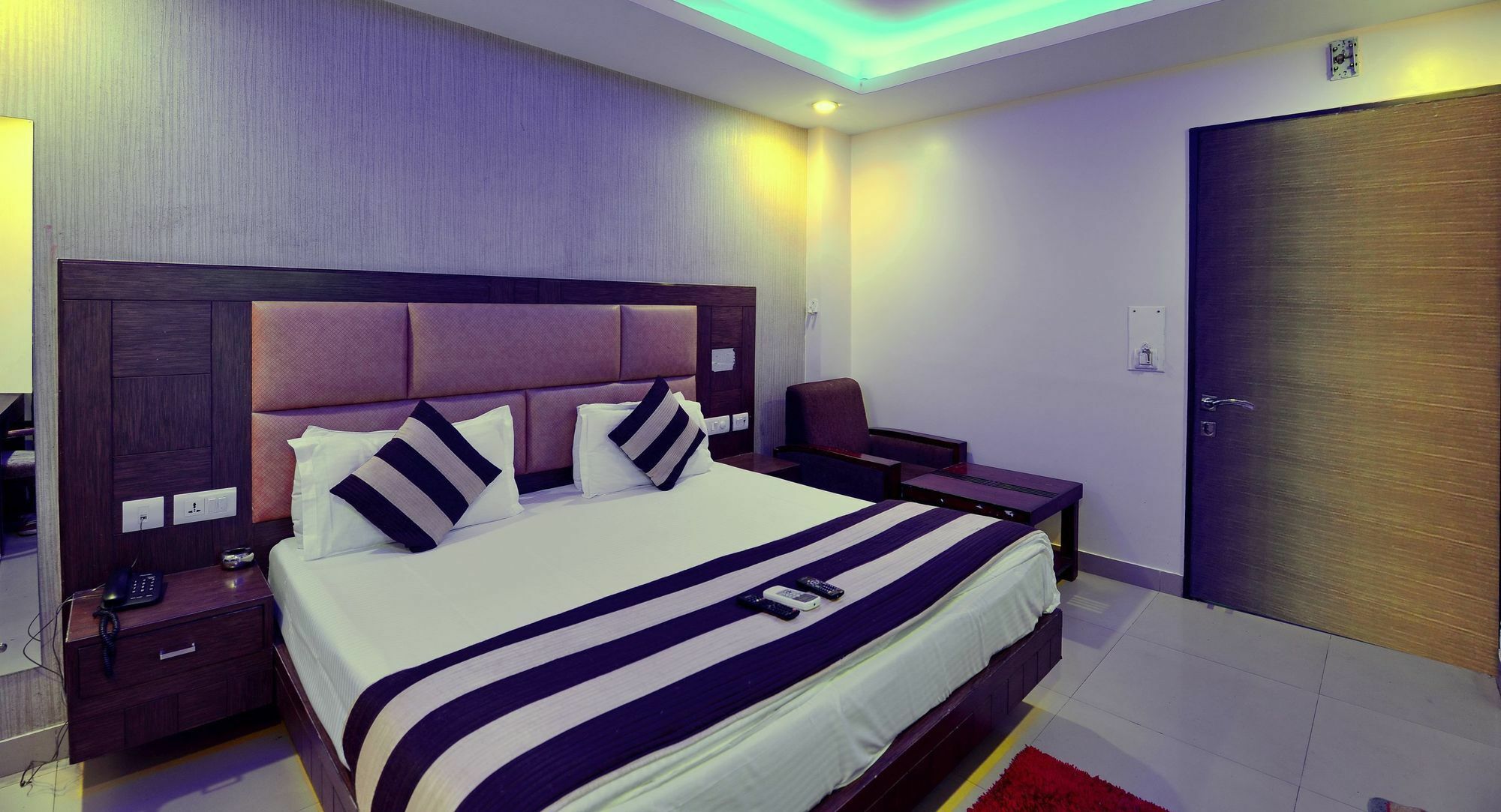 Emporio Near Railway Station 3*
