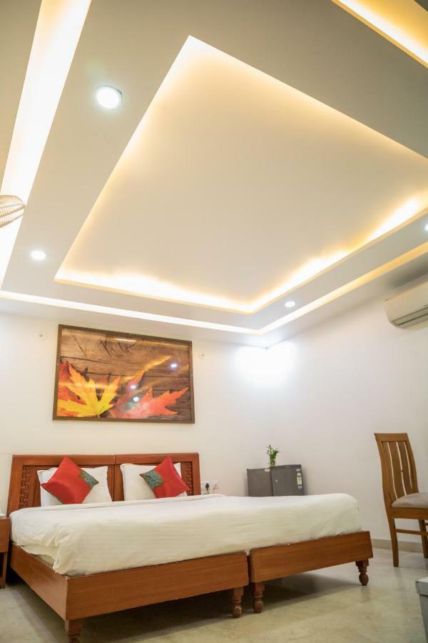 Sm Palace Hotel New Delhi