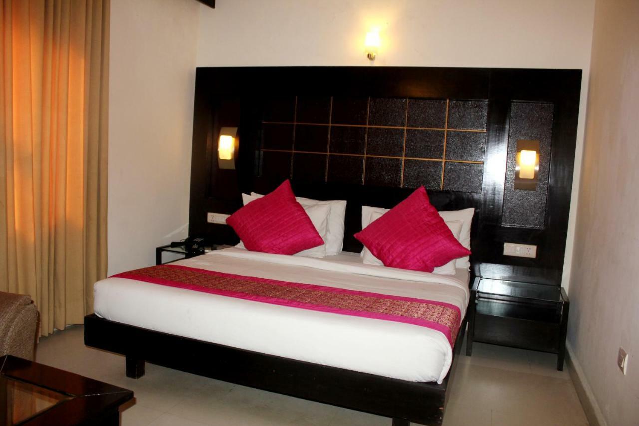 Aman Deluxe Hotel 3*
