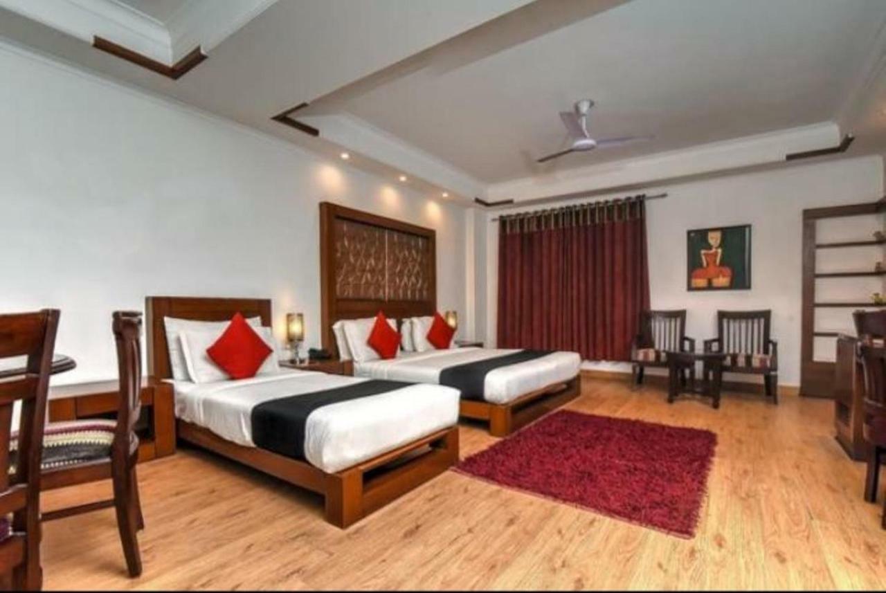 Hotel Arihant Inn-near Blk Hospital 2*