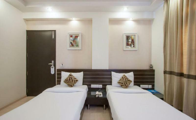 Saar Hotel 3*