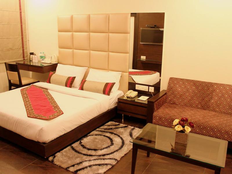 Hotel Amrapali Grand 4*