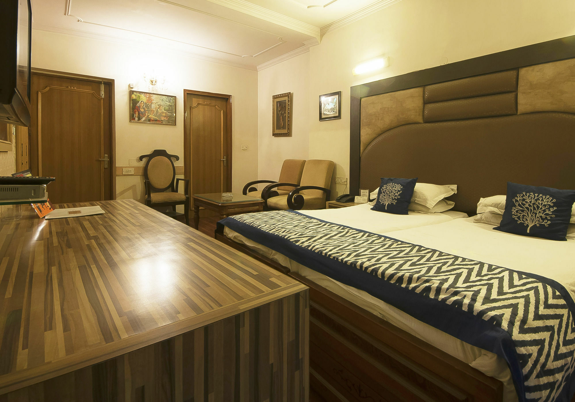 Golden Leaf Hotel New Delhi