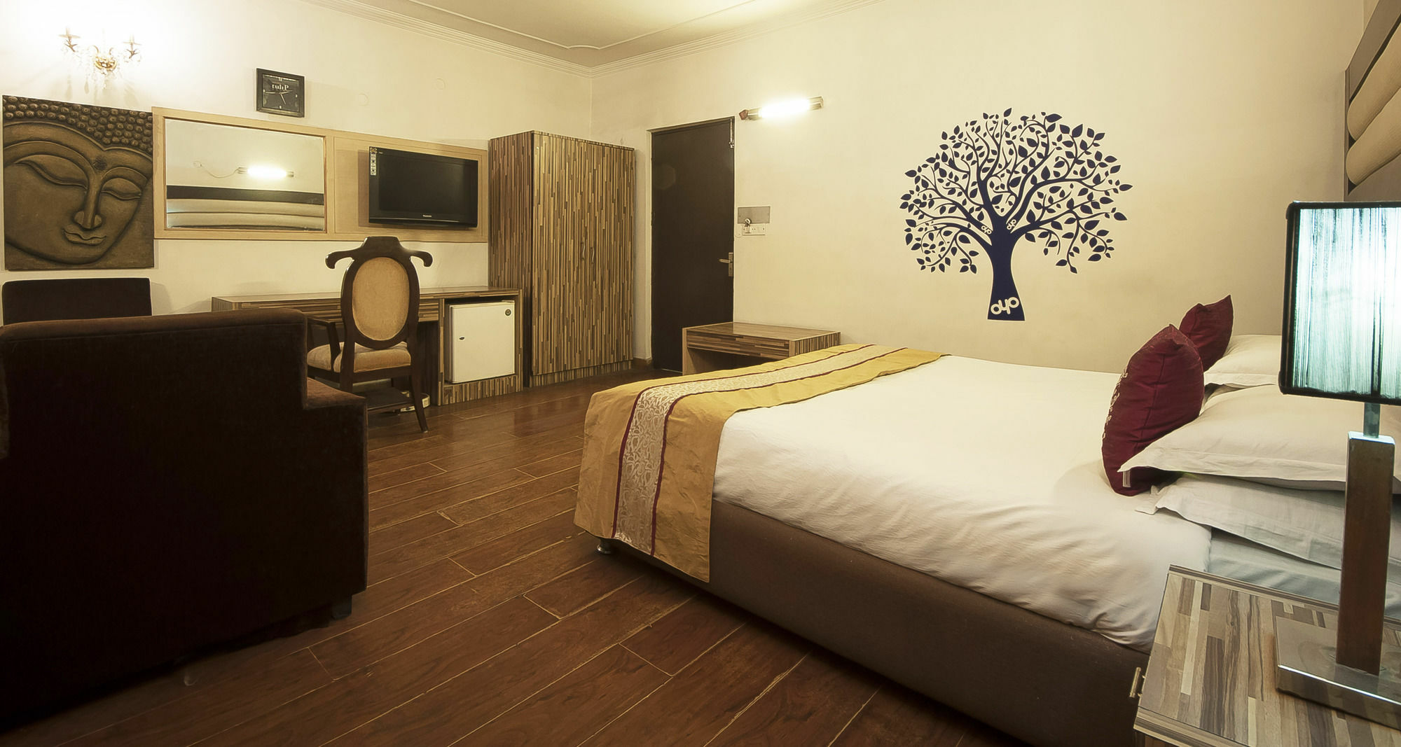 Golden Leaf Hotel New Delhi