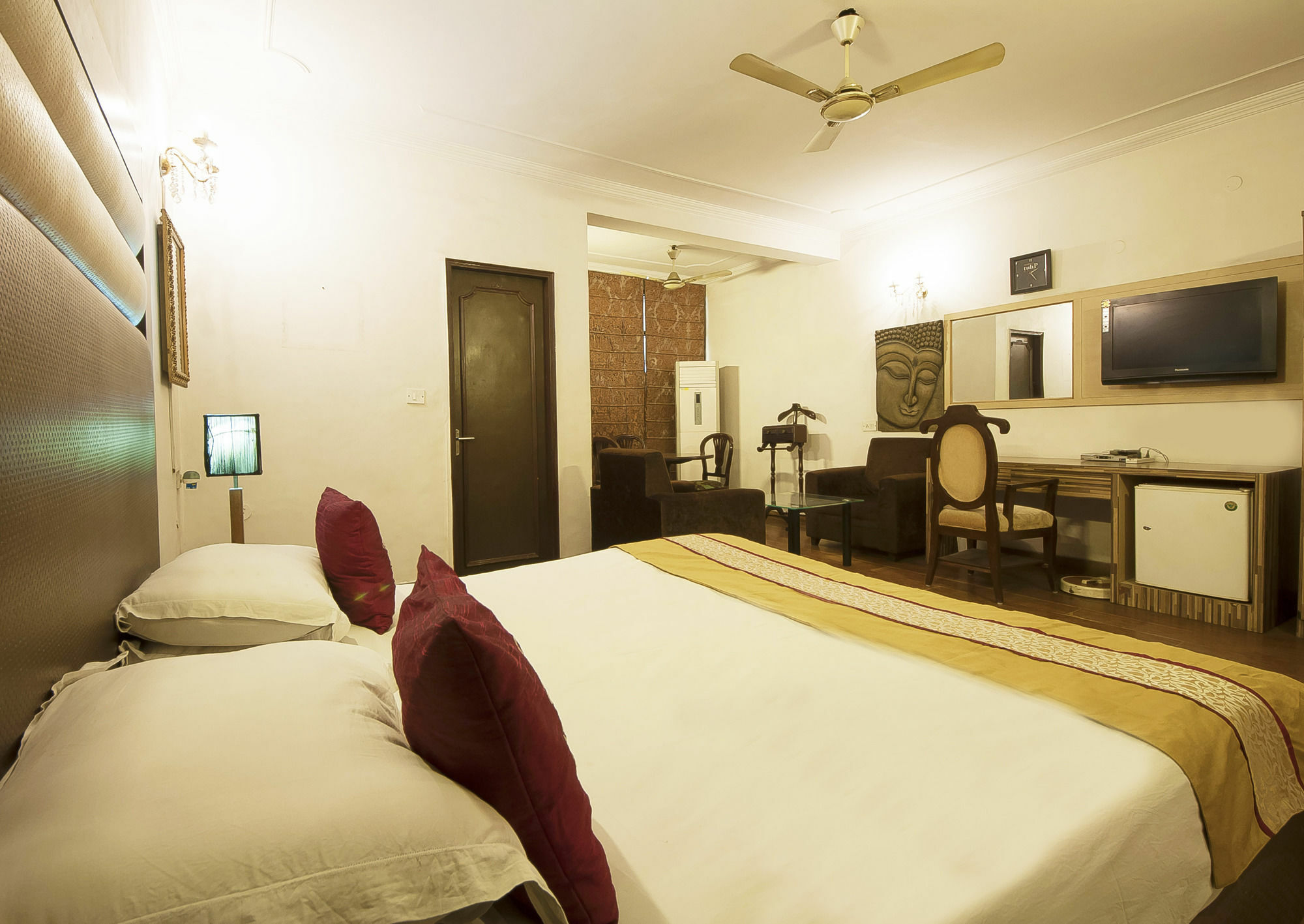 Golden Leaf 3* New Delhi
