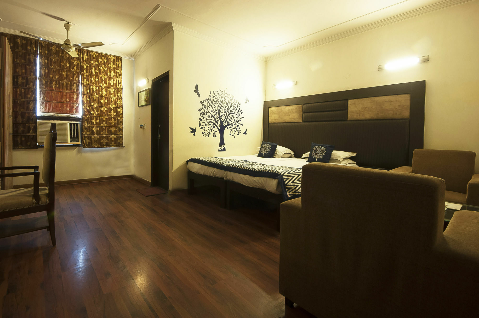 Golden Leaf 3* New Delhi