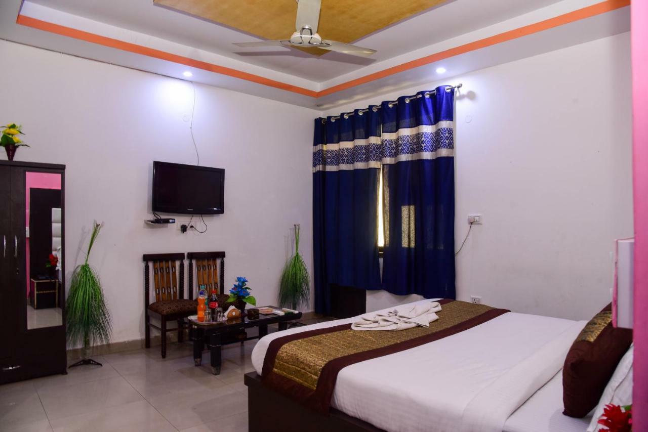 Hotel Rudraksh Plaza 3*