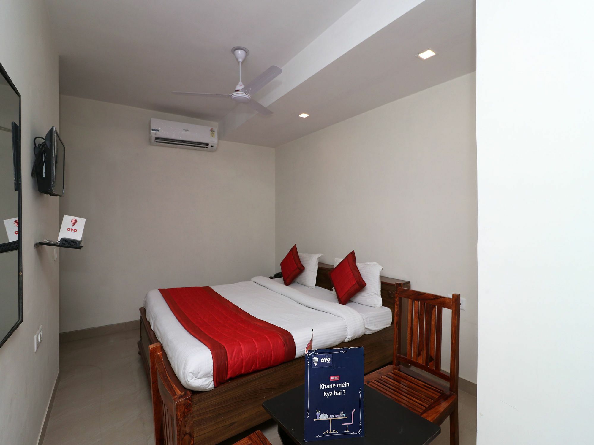 Oyo 13301 Mayesha Residency Hotel 3*