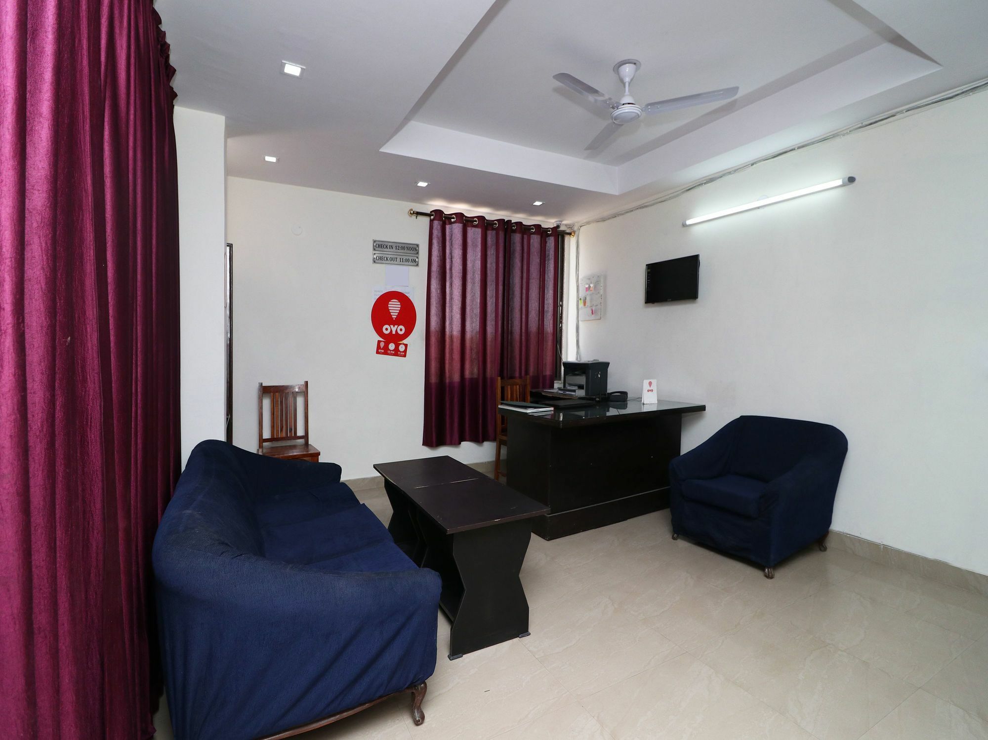 Oyo 13301 Mayesha Residency Hotel 3*
