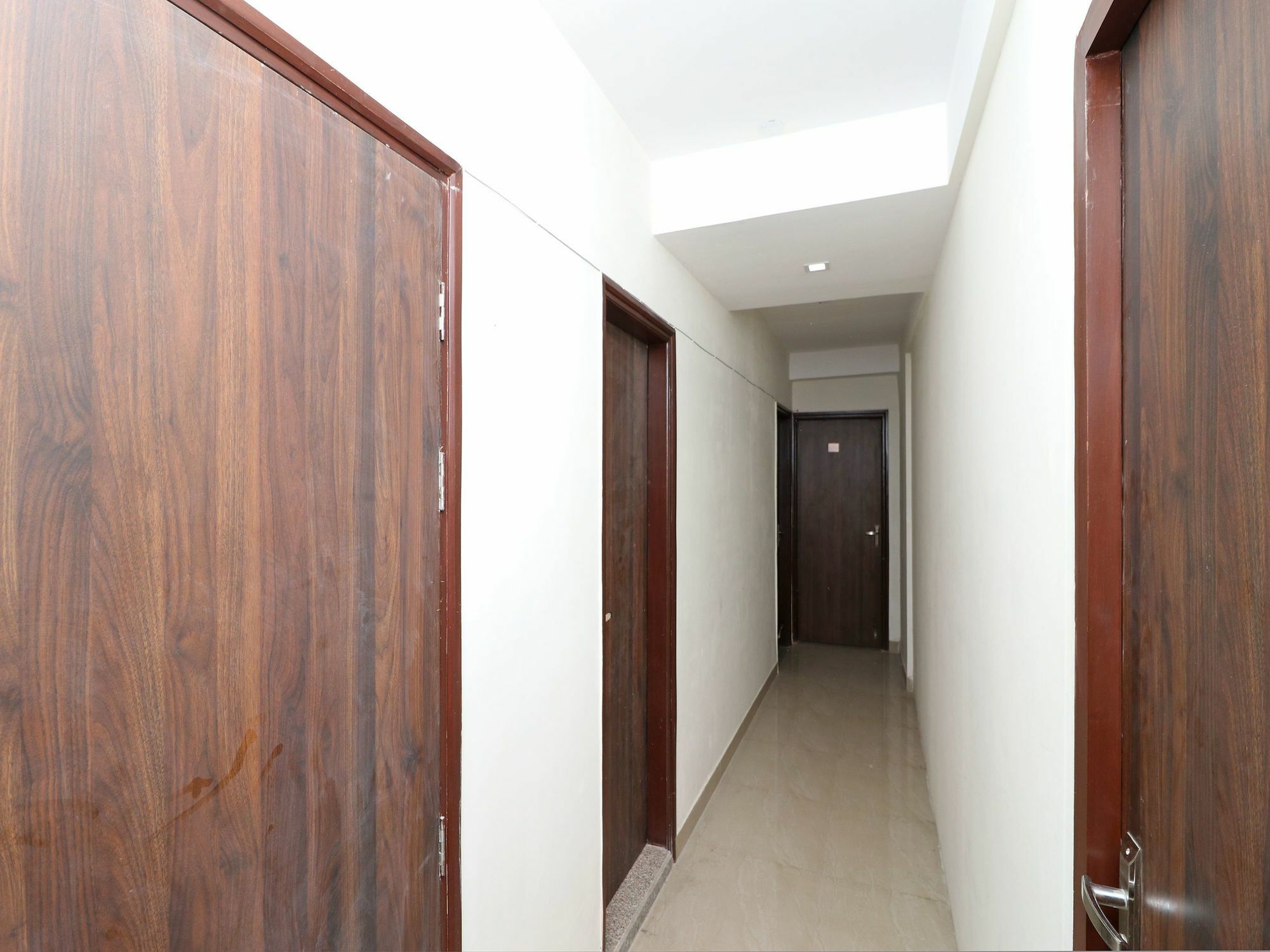 Oyo 13301 Mayesha Residency New Delhi