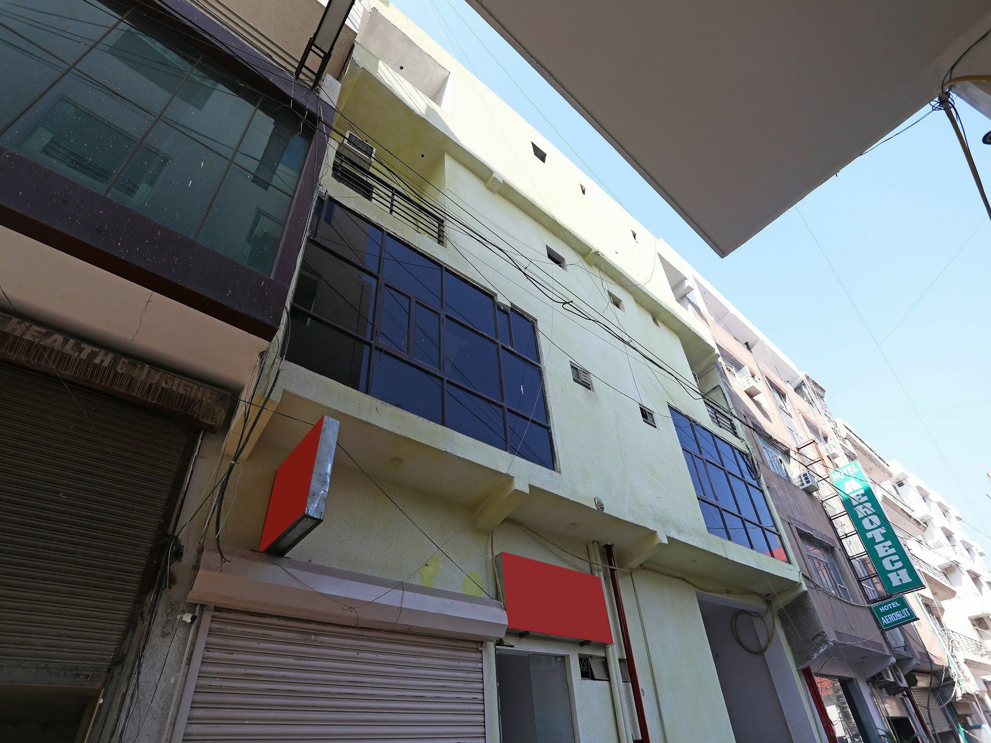 Oyo 10795 Rs Residency 2*