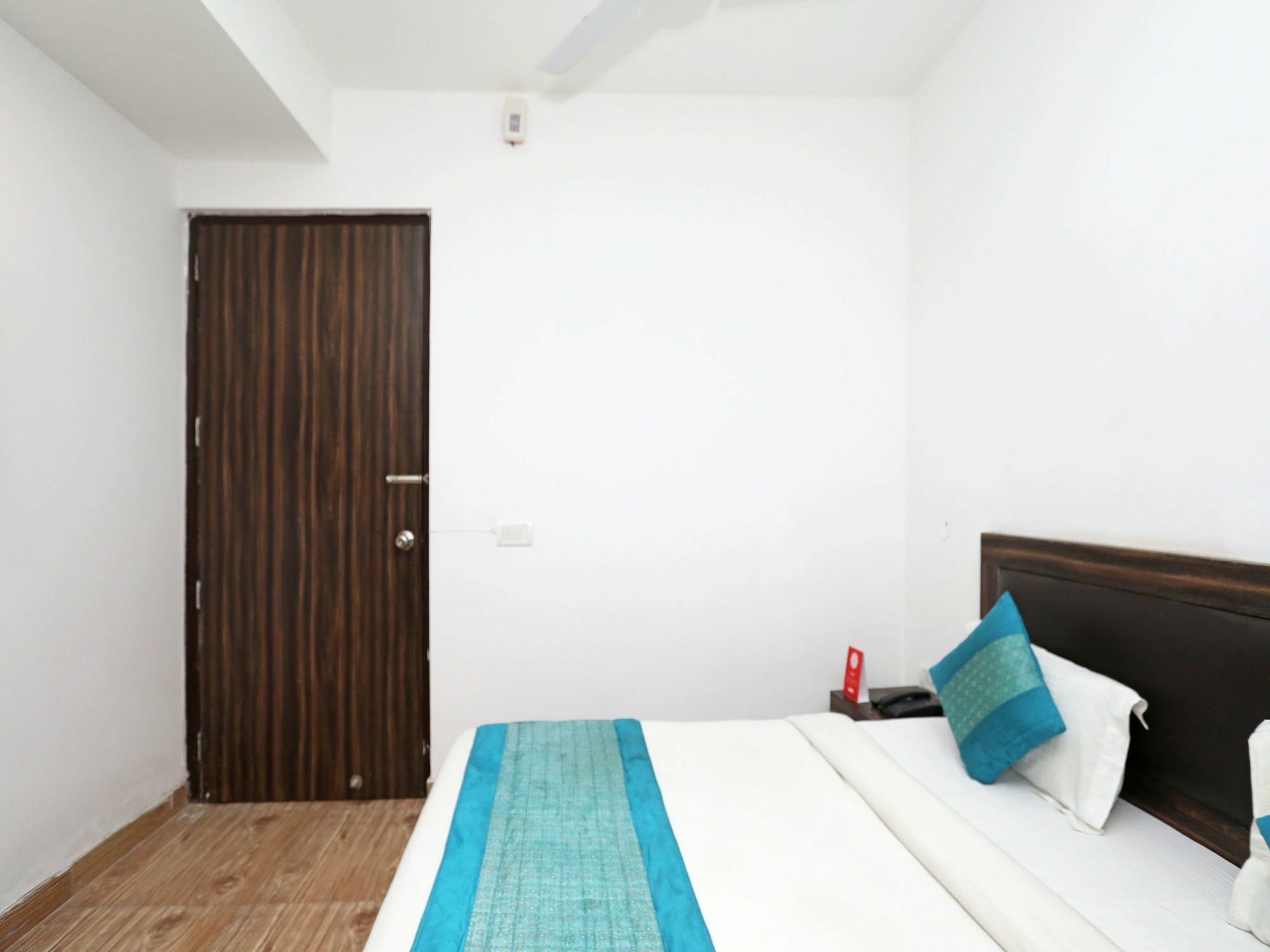 Oyo 10795 Rs Residency Hotel