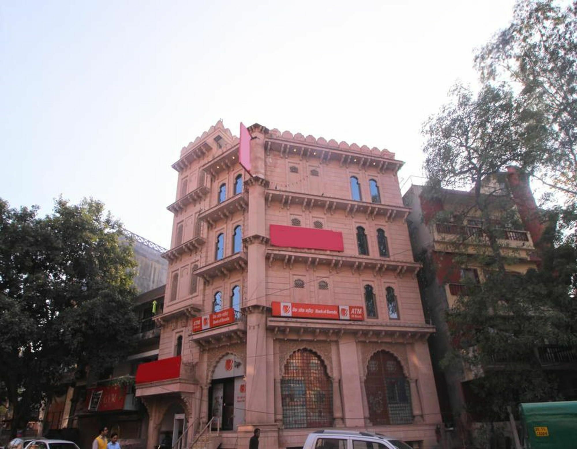 Oyo 8352 Gera's Heritage New Delhi