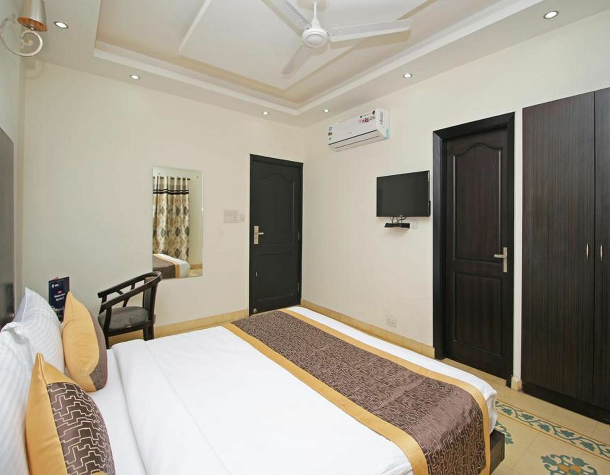Hotel Oyo 8352 Gera's Heritage 3*