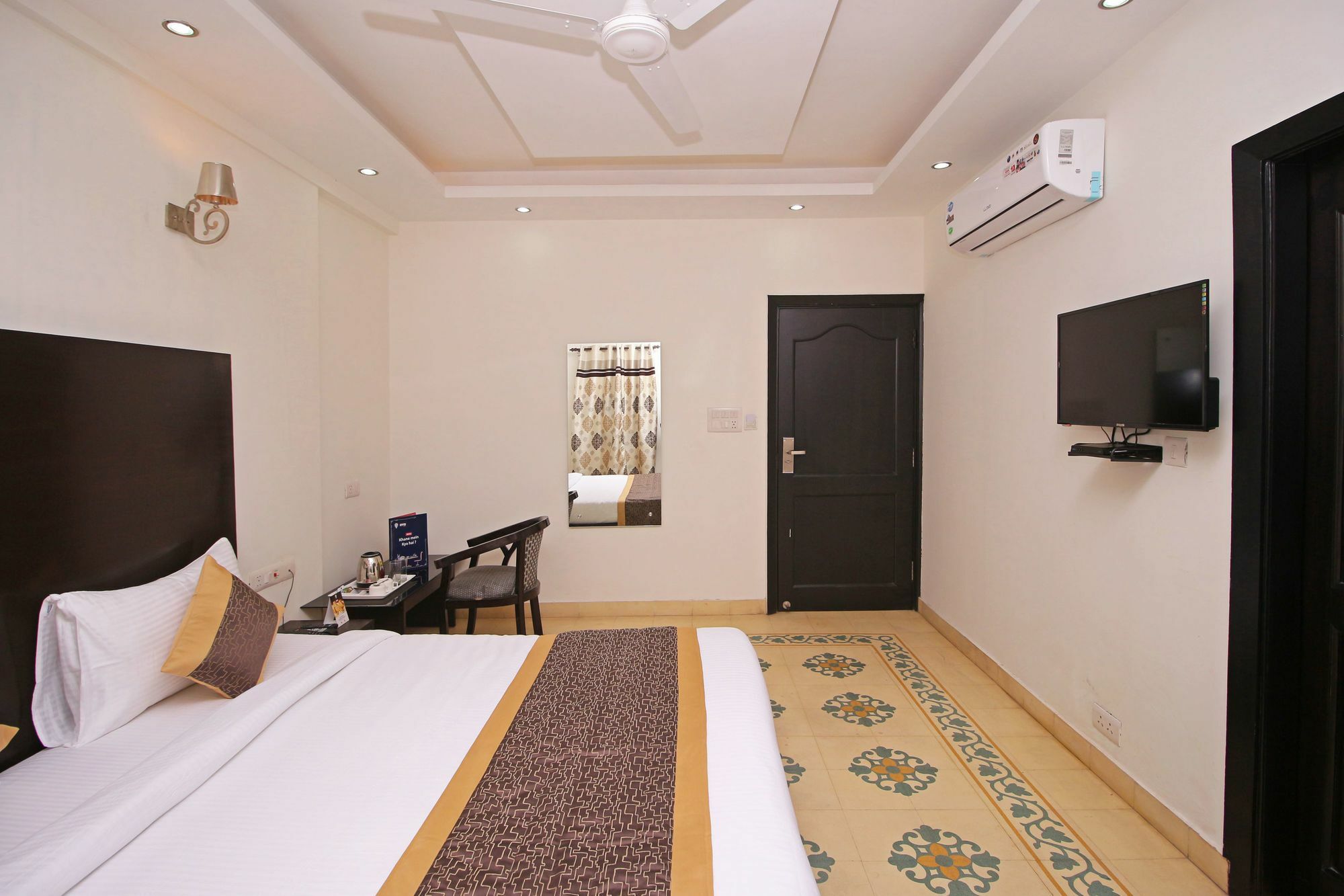 Oyo 8352 Gera's Heritage New Delhi