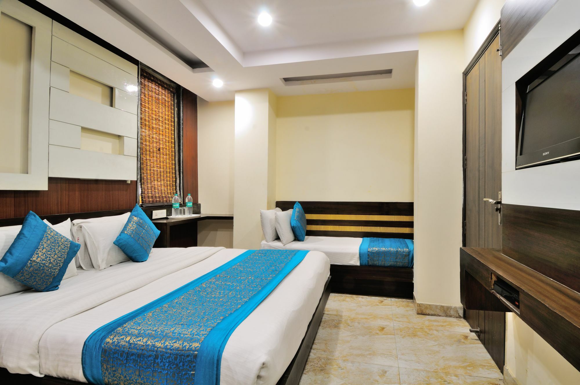 Gold Star - Paharganj Hotel