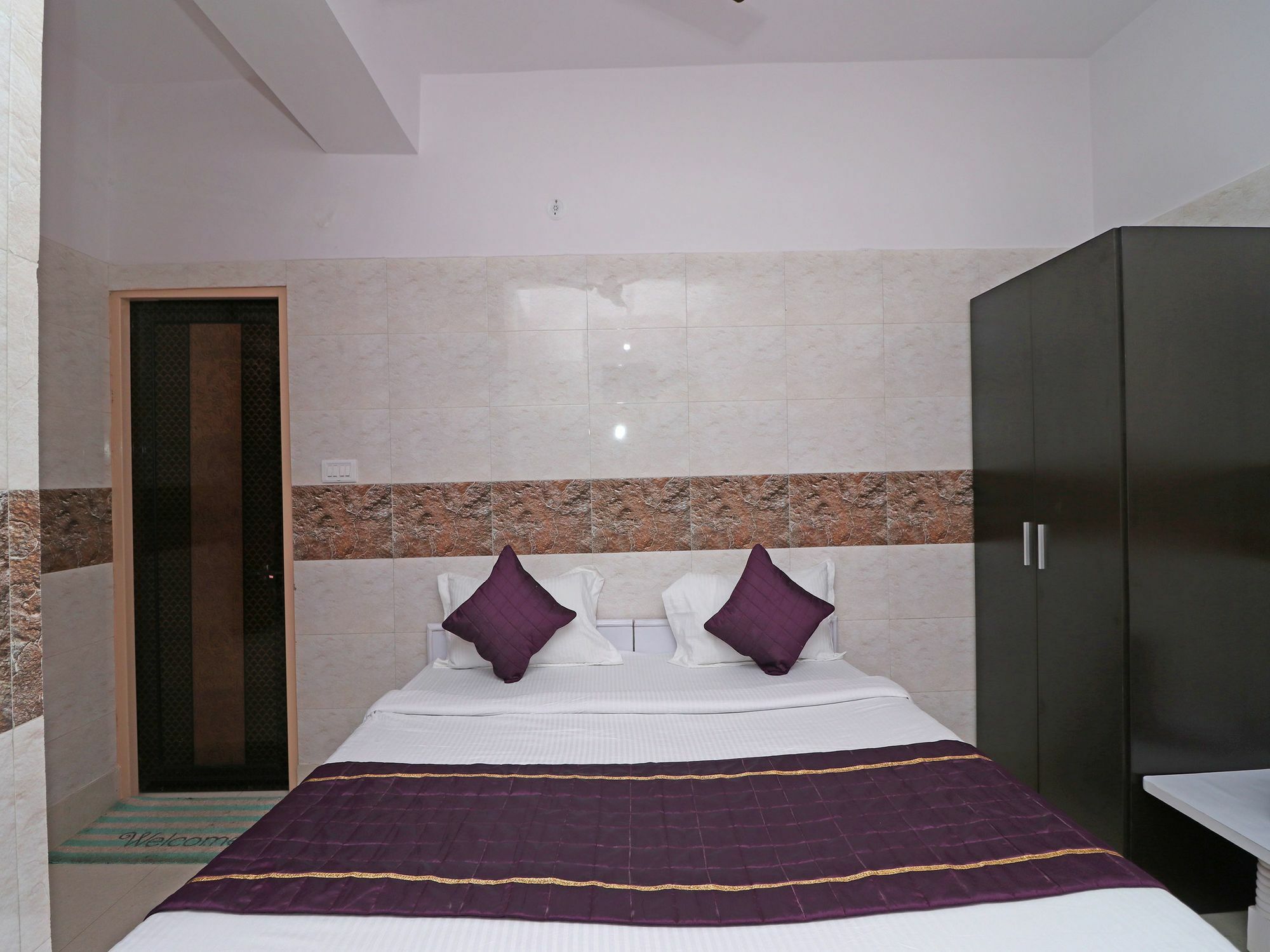 Oyo New Capital Near M2k Cinemas Rohini 3* Delhi (National Capital Territory of India)