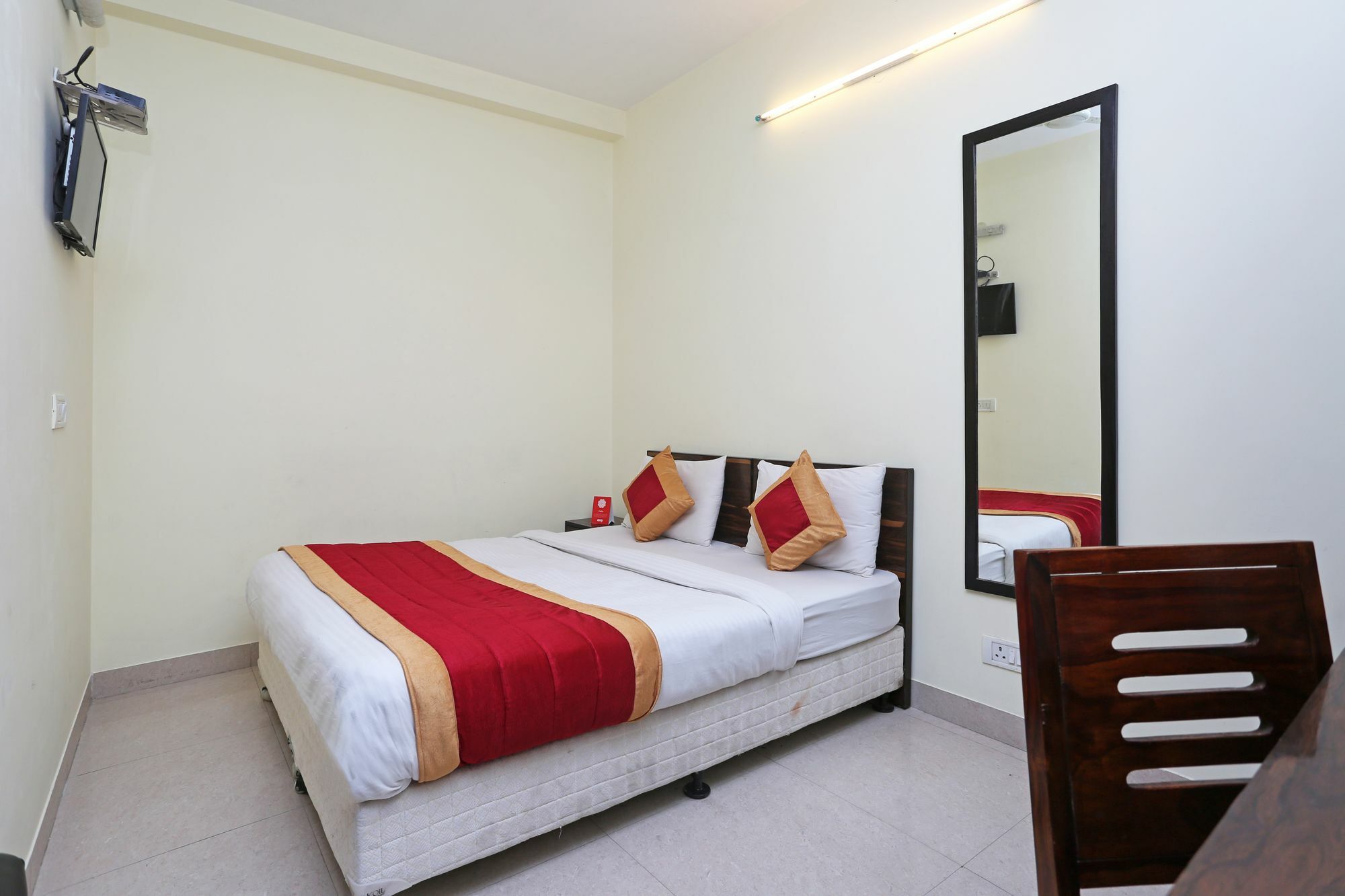 Oyo 4930 Em Residency 3* Nova Deli