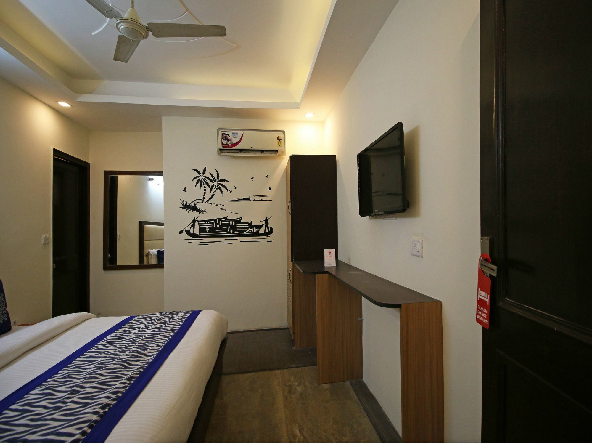 Hotel Oyo South Plaza Near Lotus Temple New Delhi