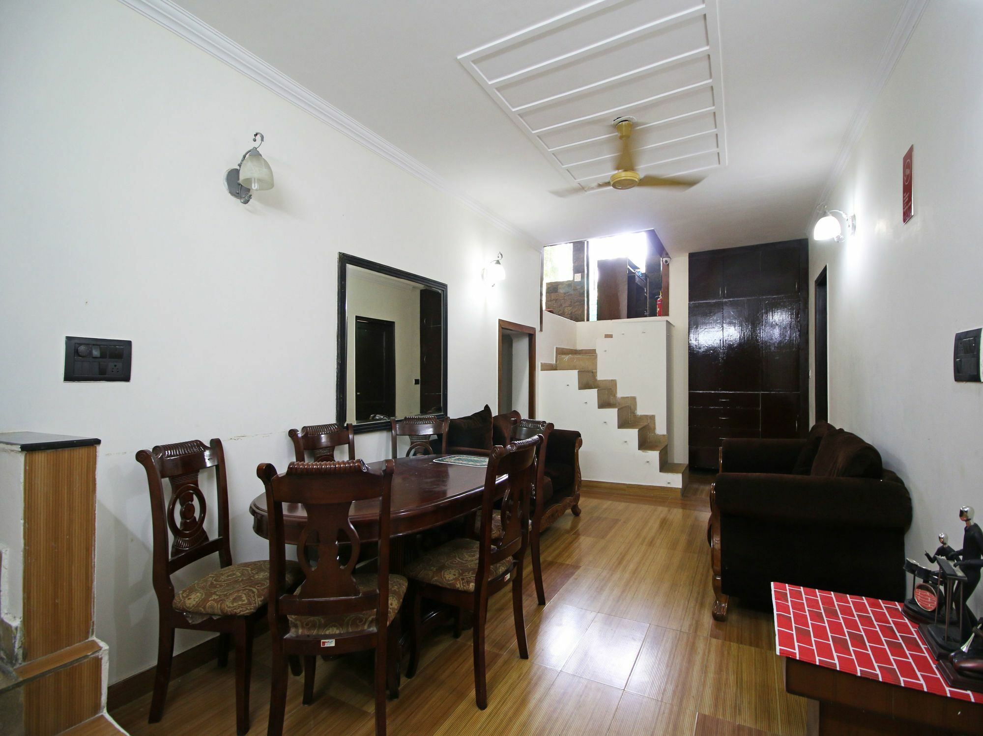 Hotel Oyo South Plaza Near Lotus Temple