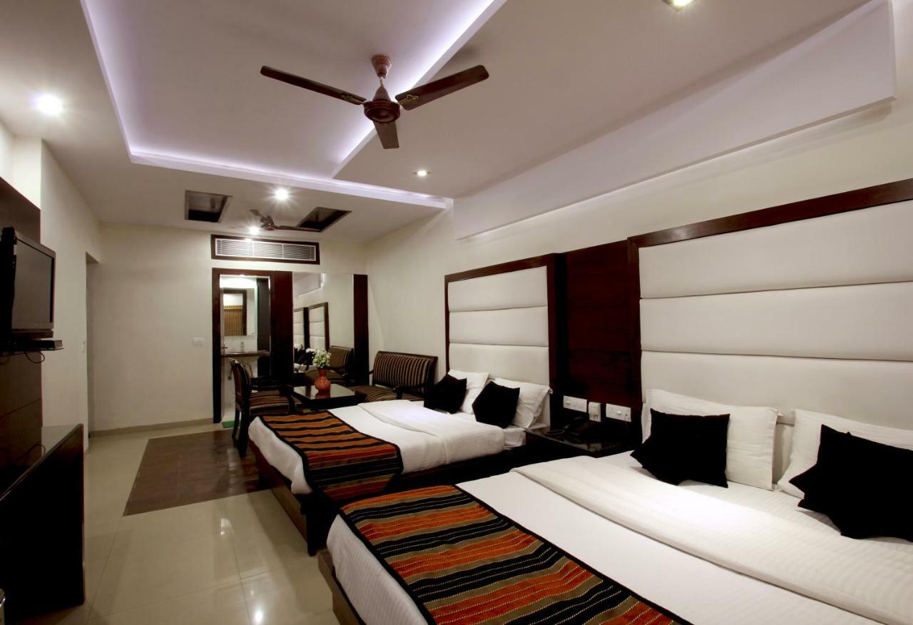 Mohan International Hotel 3*