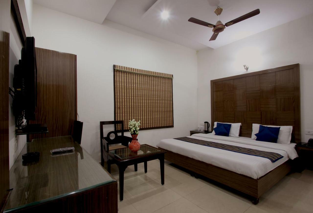 Mohan International 3* New Delhi