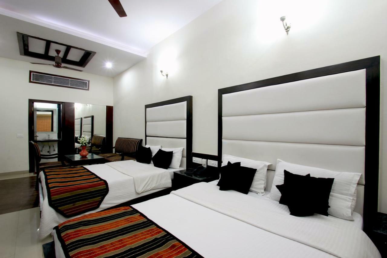 Mohan International Hotel