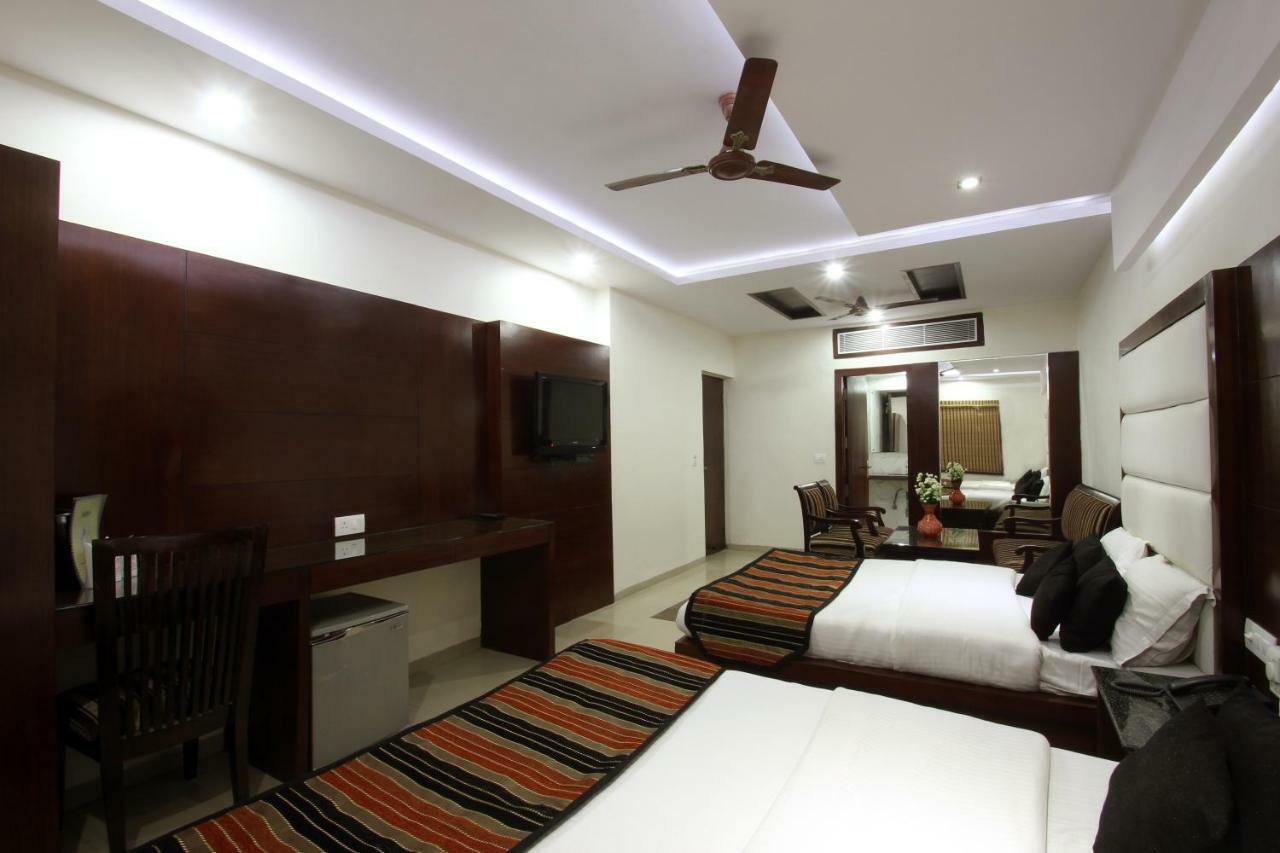 Mohan International 3* New Delhi