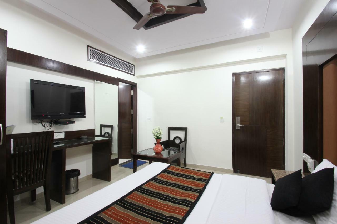 Mohan International Hotel