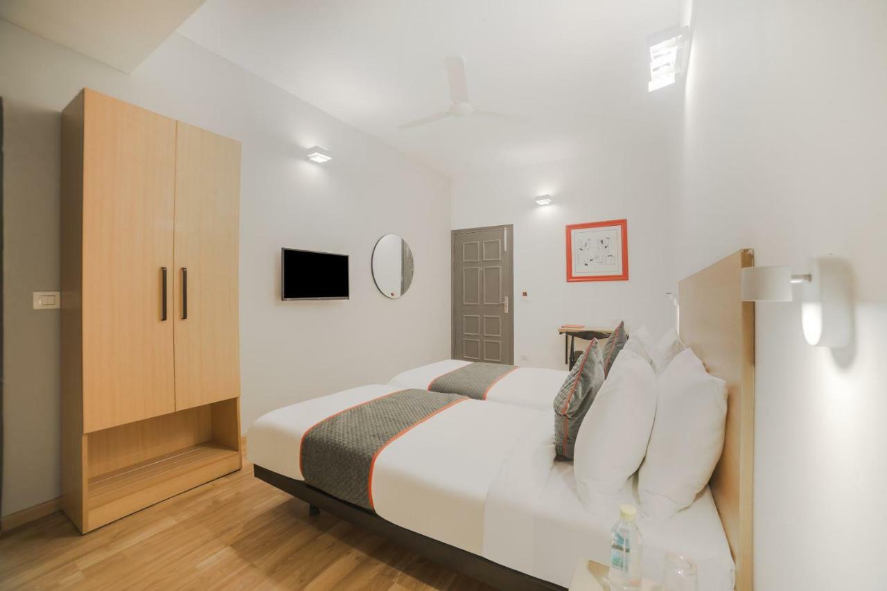 Oyo Townhouse 082 Chander Nagar Janakpuri Hotel