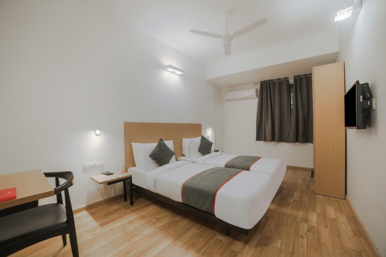 Oyo Townhouse 082 Chander Nagar Janakpuri New Delhi