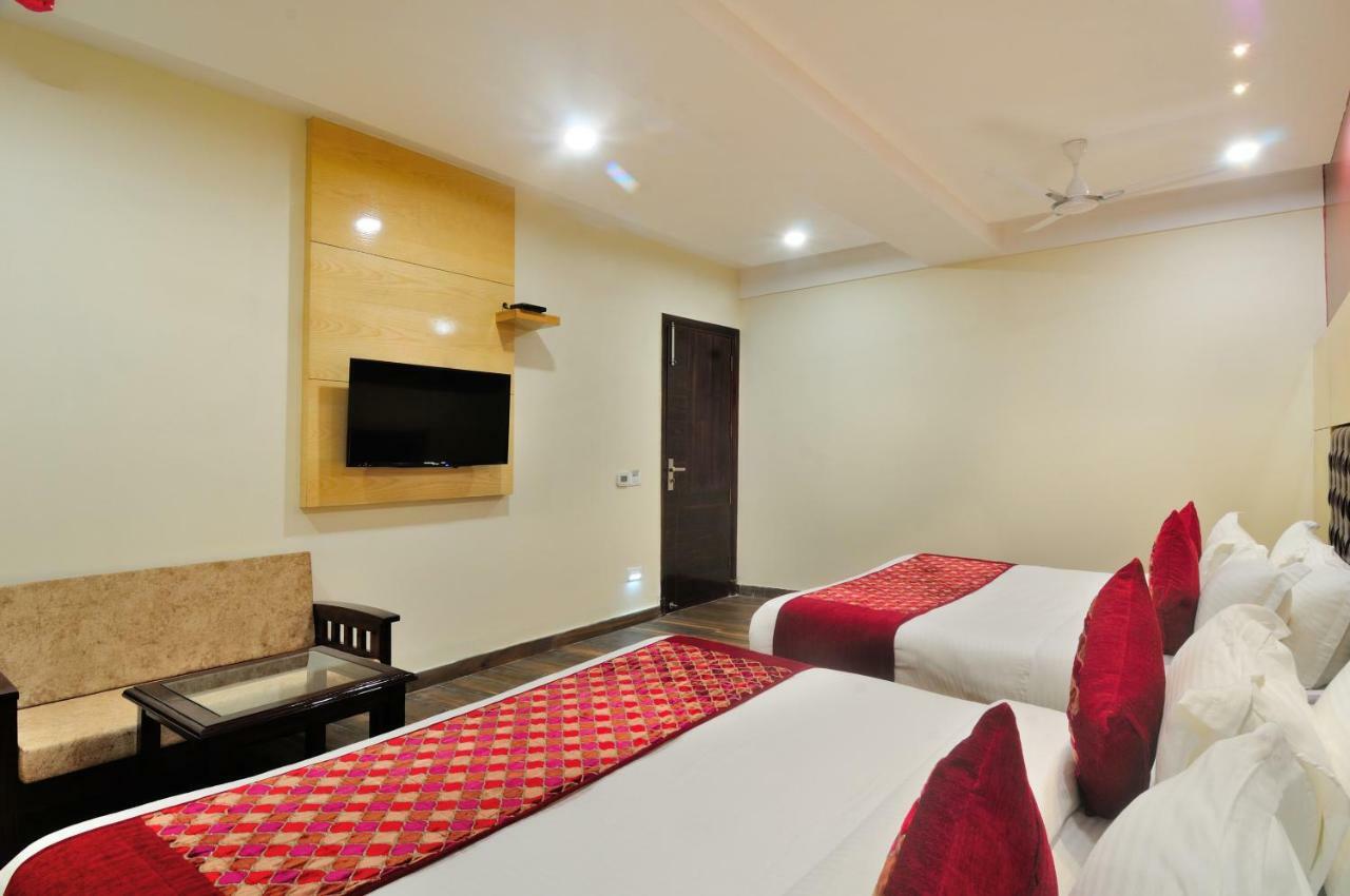 The Grand Uddhav Nova Deli