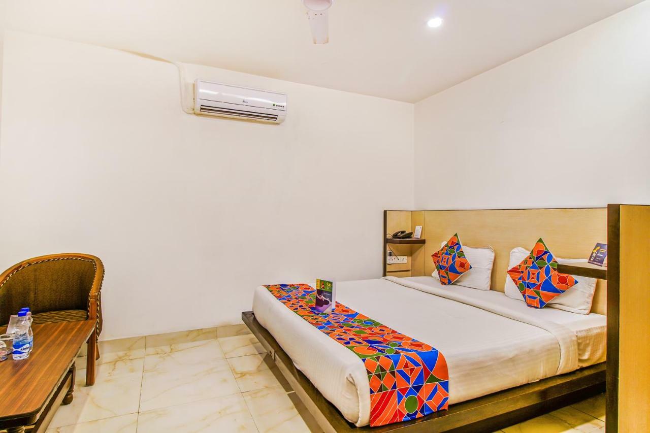 Fabhotel White Klove Near Railway Station 3*