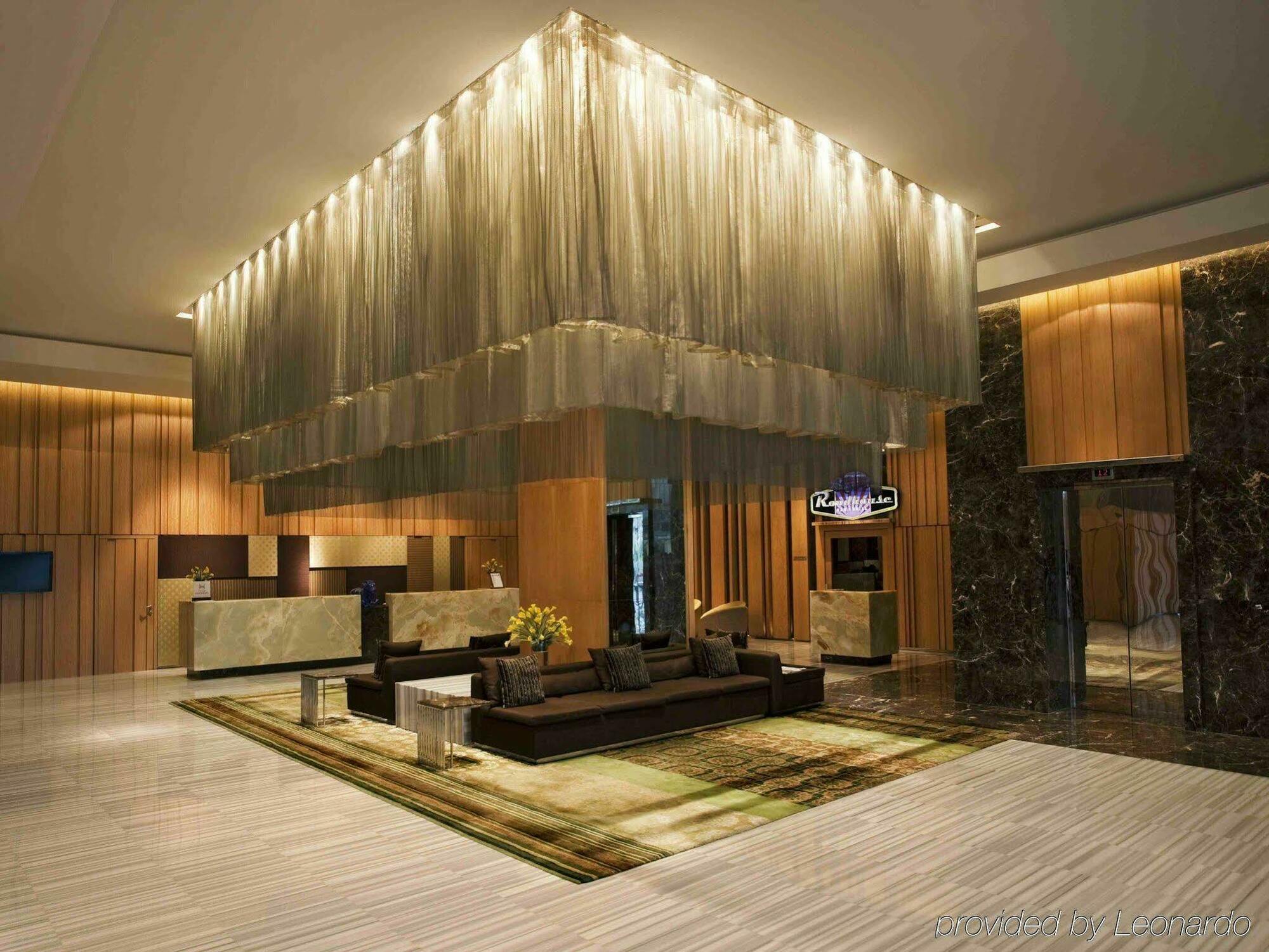Hotel Mayur Vihar Noida By Ihg 5*