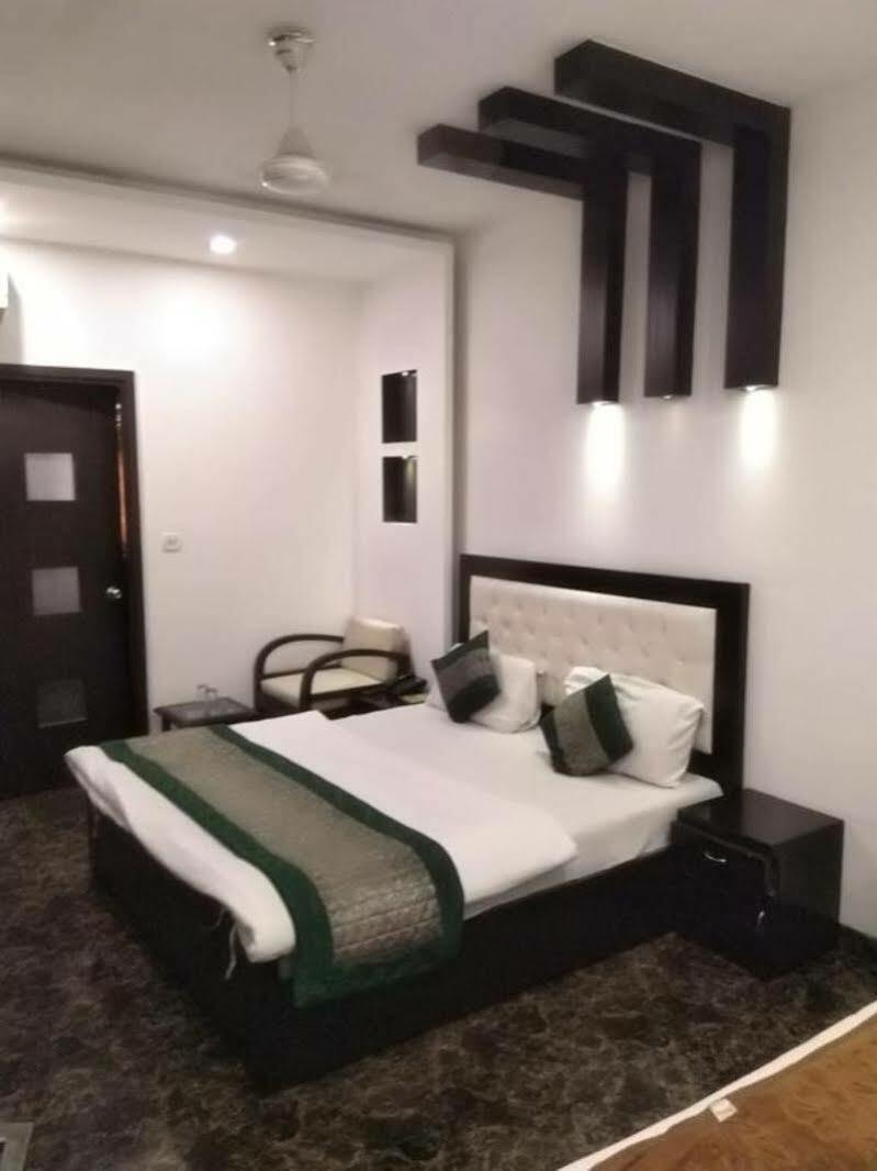 Arihant Inn-near Blk Hospital New Delhi
