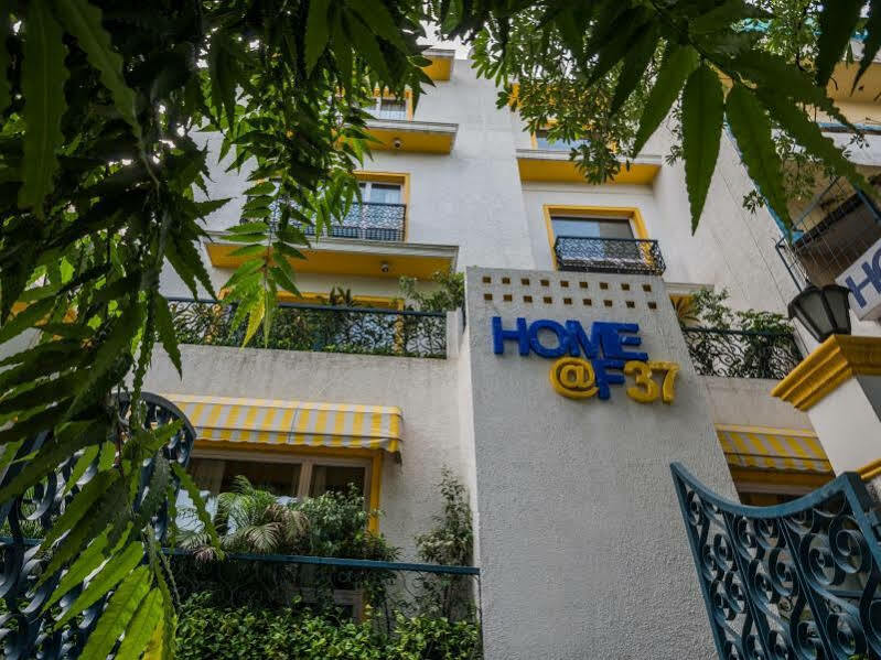 Home@f37 Kailash Colony Metro 3*