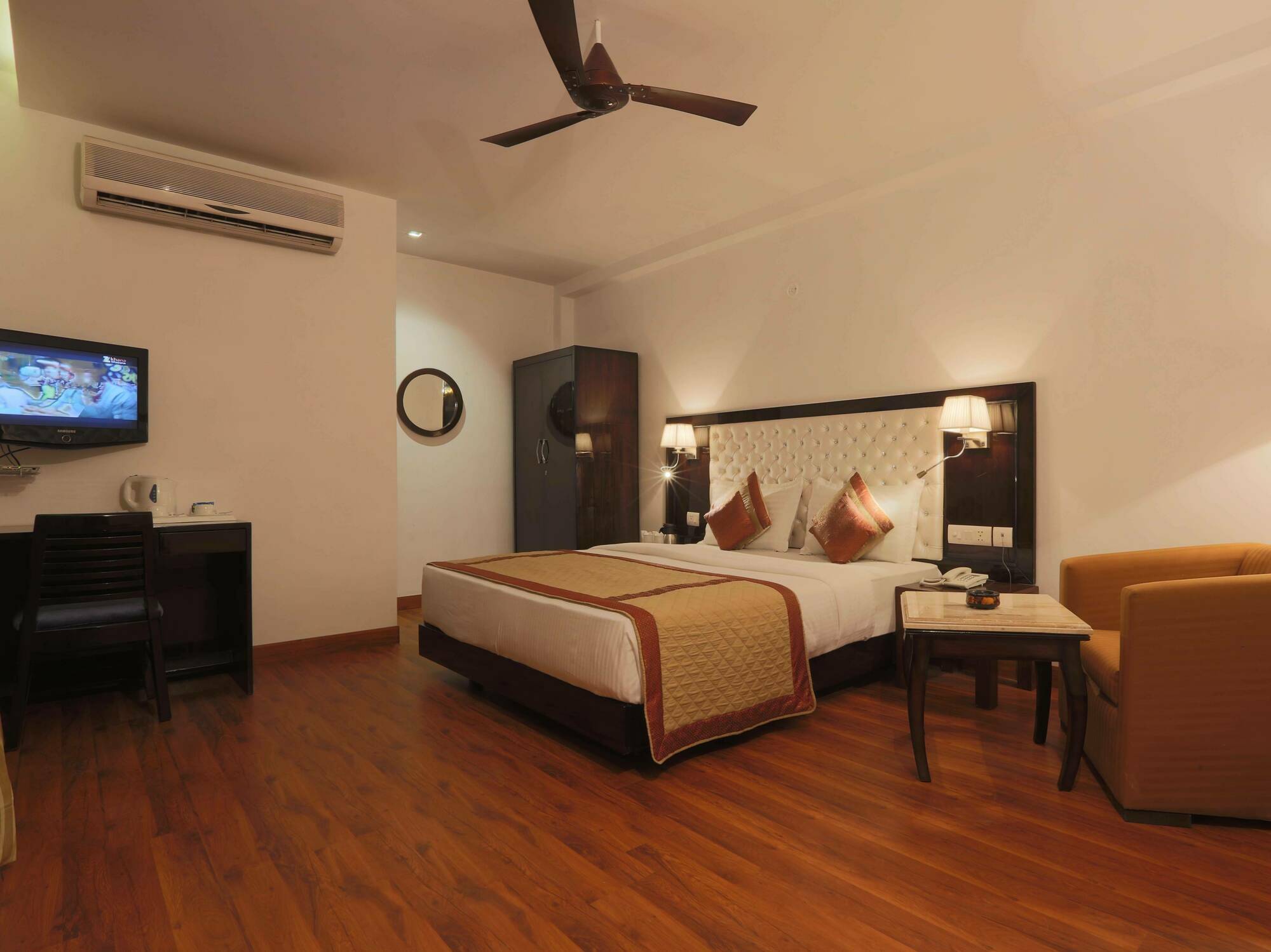Hotel Waves, Airport Delhi (National Capital Territory of India)