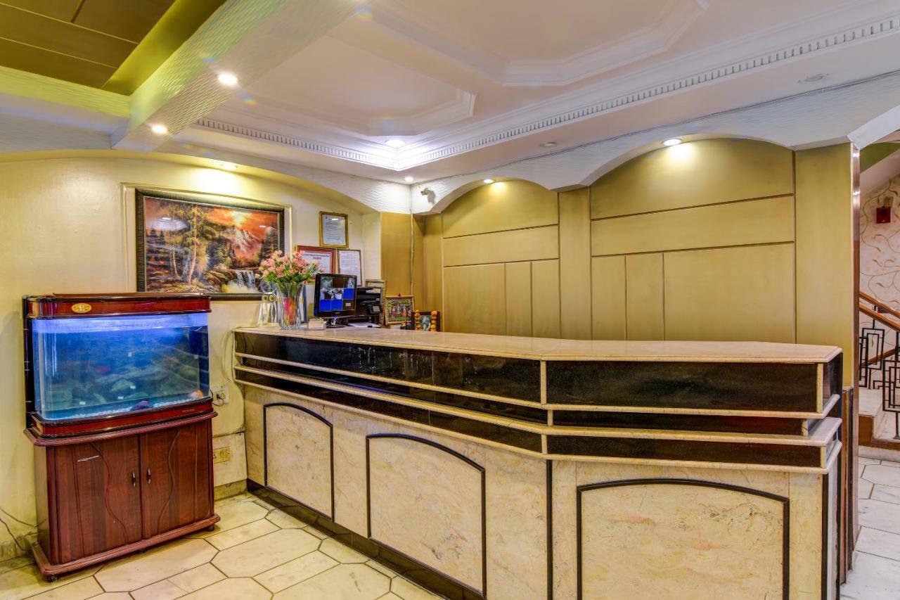 Rahul Palace By Golden Tree Near Metro Station And Ajmal Khan Market 3* New Delhi