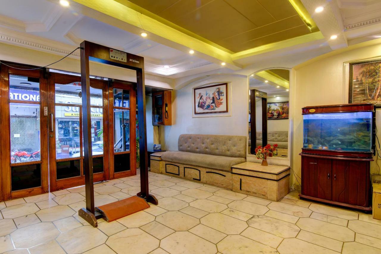 Rahul Palace By Golden Tree Near Metro Station And Ajmal Khan Market