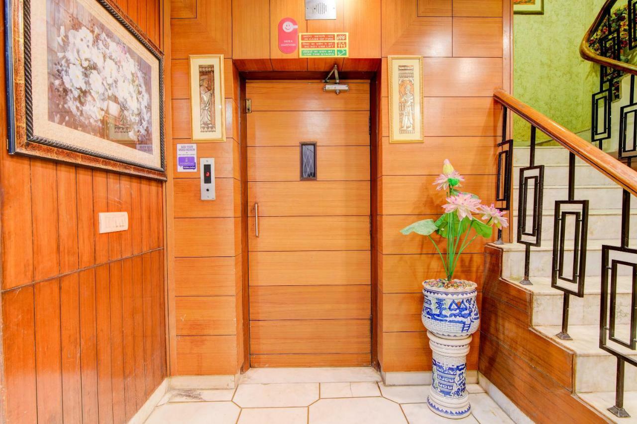 Rahul Palace By Golden Tree Near Metro Station And Ajmal Khan Market