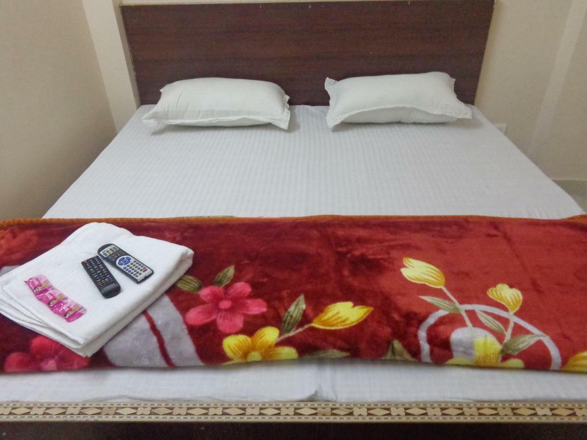 Hotel Delhi Inn,walk In Nizamuddin Railway Station
