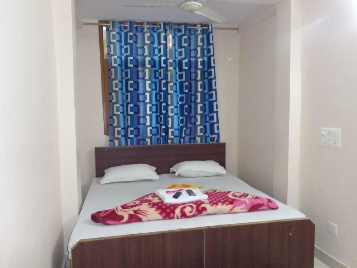 Hotel Delhi Inn,walk In Nizamuddin Railway Station New Delhi