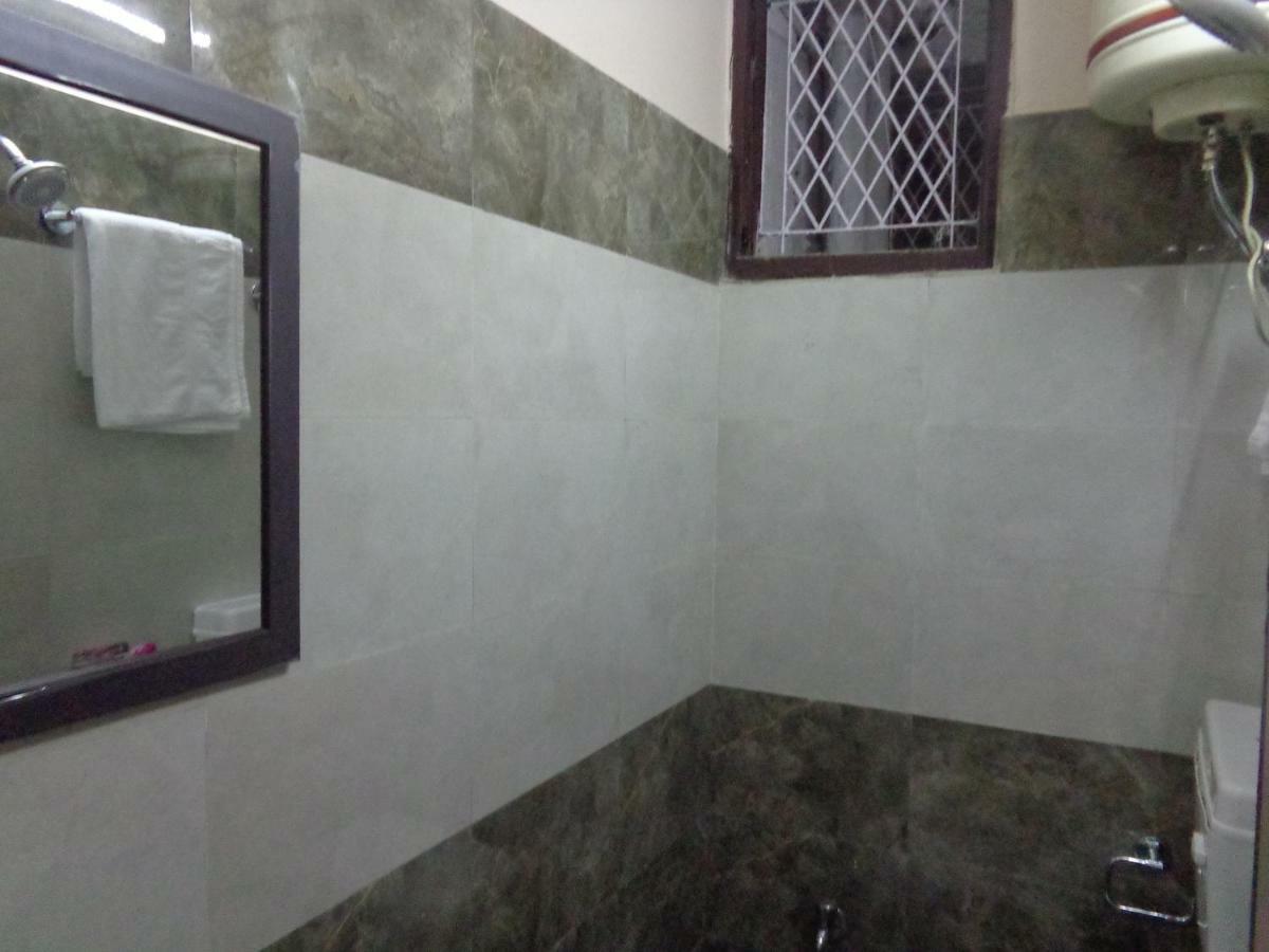 Delhi Inn,walk In Nizamuddin Railway Station