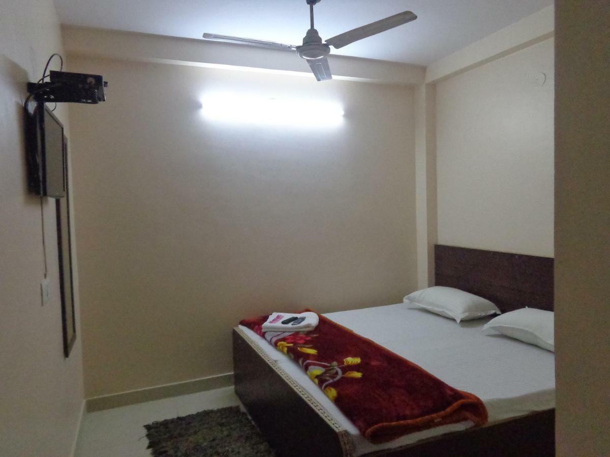Hotel Delhi Inn,walk In Nizamuddin Railway Station