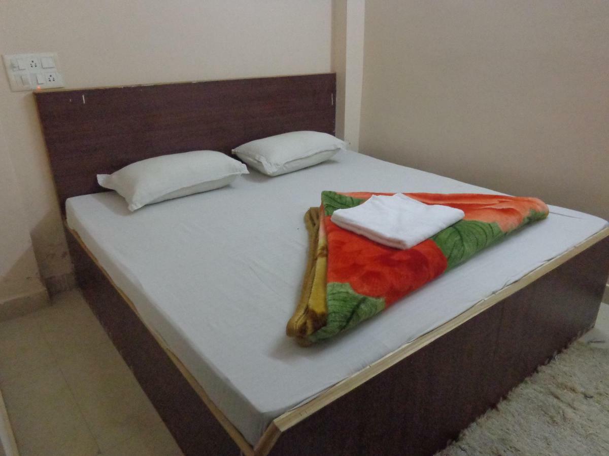 Delhi Inn,walk In Nizamuddin Railway Station Hotel