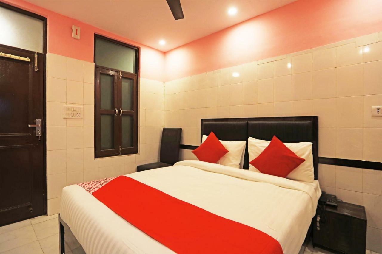 Oyo Flagship 40012 Checkout 3* Delhi (National Capital Territory of India)